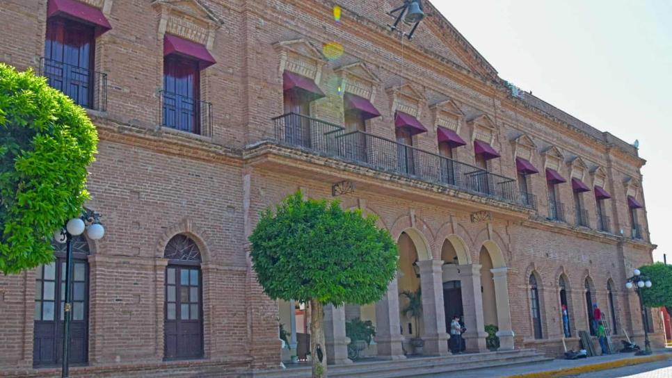 Arranca restauración del Palacio Municipal en El Fuerte