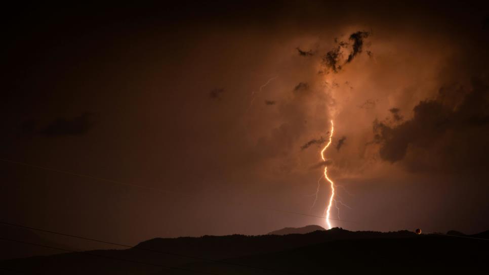 ¿Se aproxima una tormenta? Esto debes hacer en casa para evitar daños