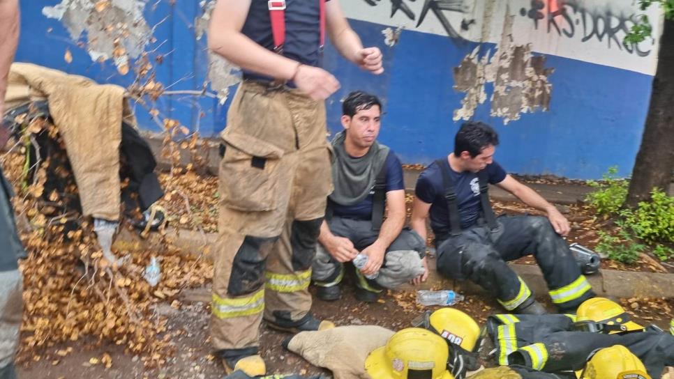 «Sabíamos que no iba ser una emergencia fácil al ver la columna de fuego»: Bomberos ante explosión de gasera en Culiacán