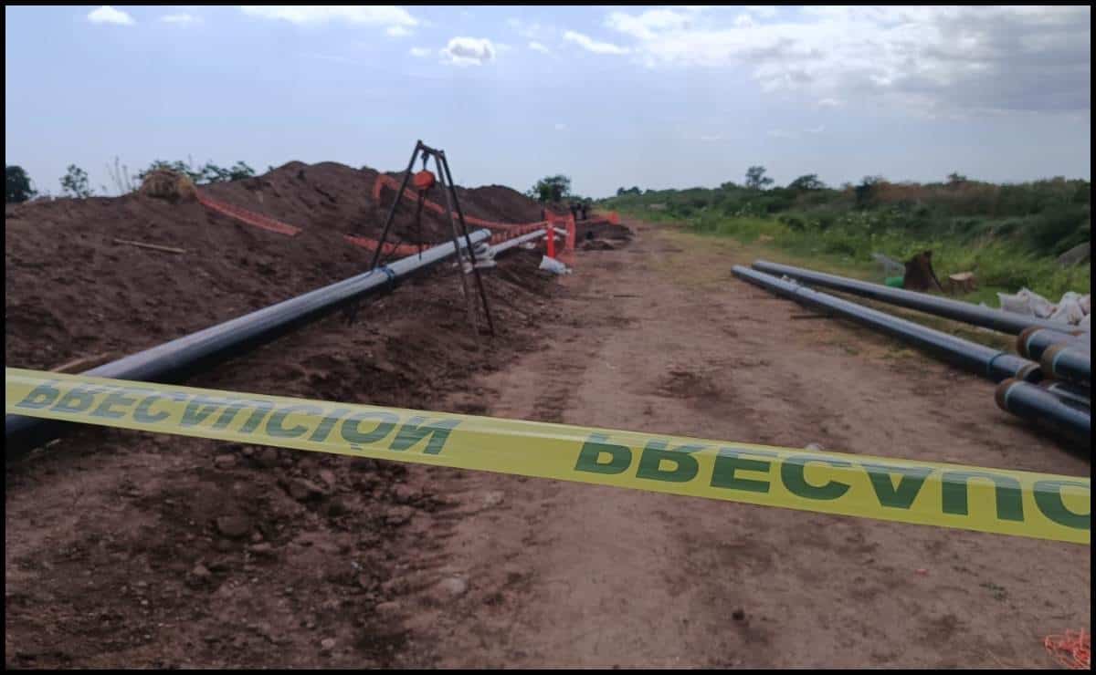 Trabajadores que instalaban un ducto de gas encuentran sepultadas dos osamentas en Culiacancito