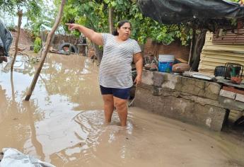 No durmieron en El Tamarindo por sacar el agua de sus casas; las lluvias los inundaron