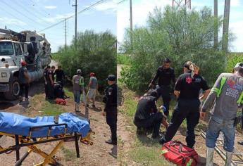 Salvan a hombre de 65 años atrapado en lodo luego de reportarse como desparecido en Ahome