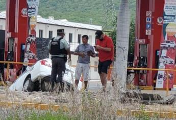 Cae vehículo a un canal en la cercanía del Rancho San Román, Culiacán