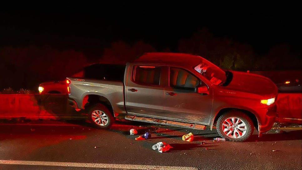 Camioneta se impacta contra muro de contención de la Culiacán-Mazatlán, en Elota