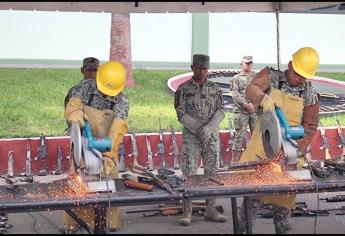 Destruyen más de 300 armas donadas en la Novena Zona Militar de Culiacán