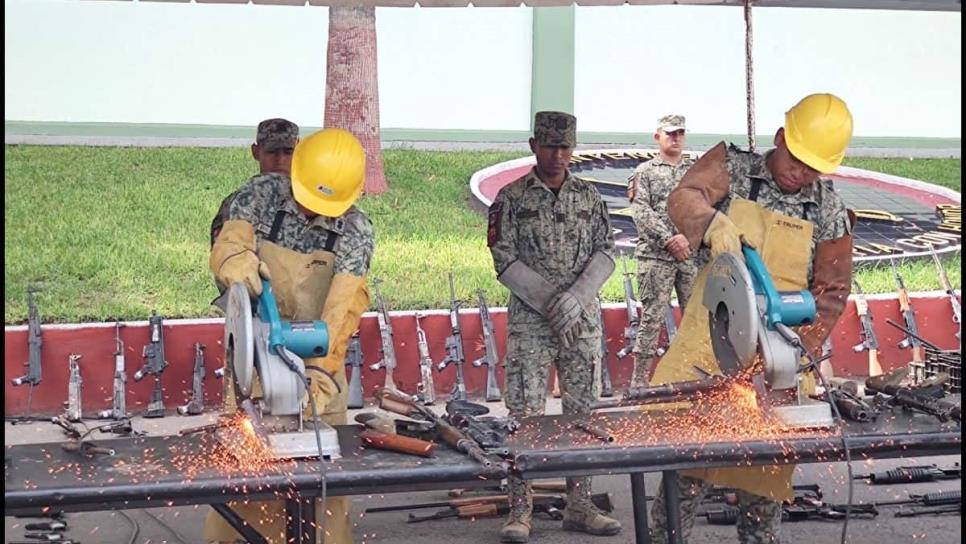 Destruyen más de 300 armas donadas en la Novena Zona Militar de Culiacán