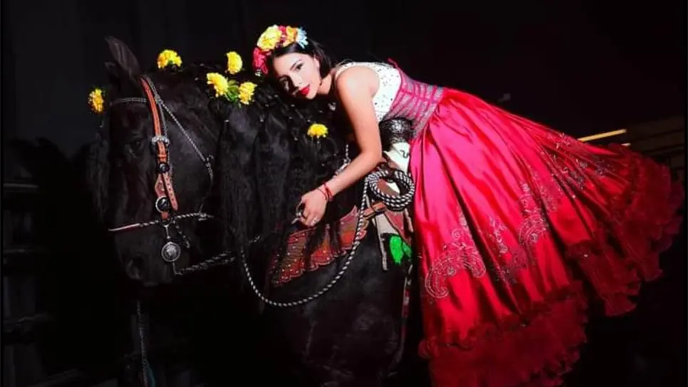 Ángela Aguilar y Pepe Aguilar por confirmar su participación en la fiesta del grito de independencia en Culiacán