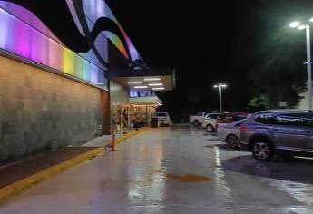 Lluvia derrumba plafones de un casino y de un cine en el Desarrollo Urbano Tres Ríos en Culiacán