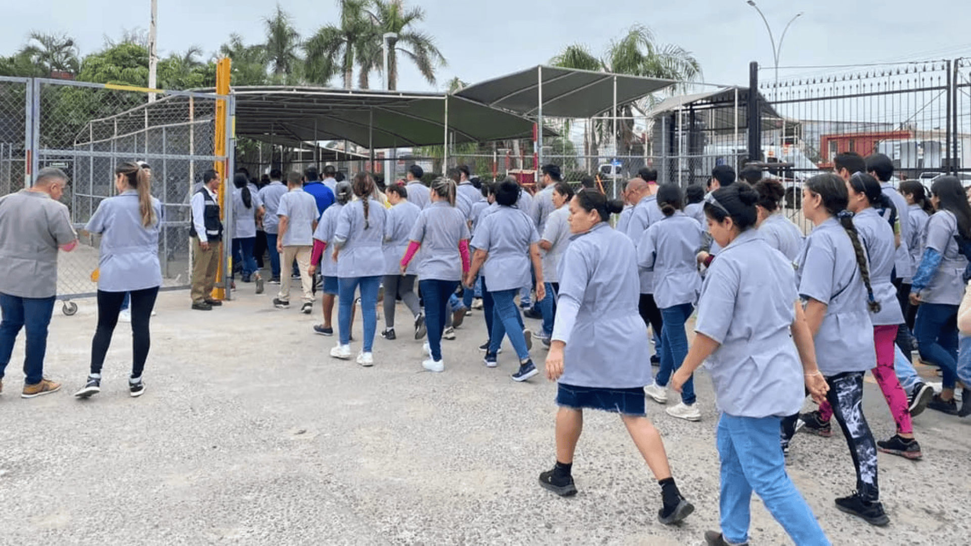 FOTO: Trabajadores de maquiladora.