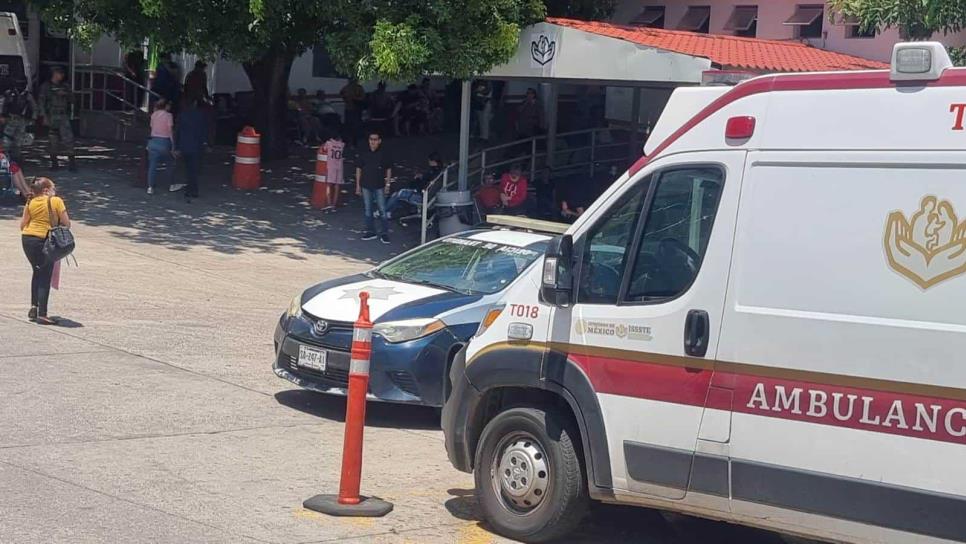 Le cae un vehículo en las piernas mientras lo reparaba en Culiacán