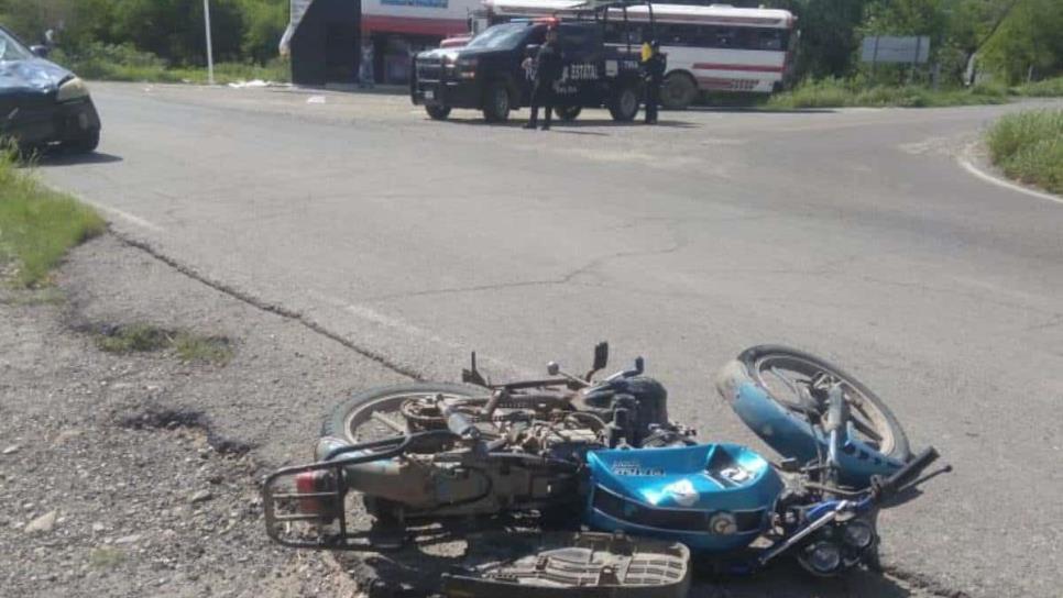 Motociclista termina lesionado en desigual choque en El Fuerte