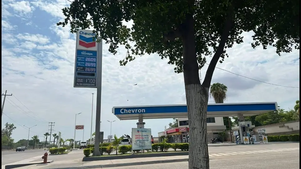 Regreso a clases con gasolinazo en Los Mochis