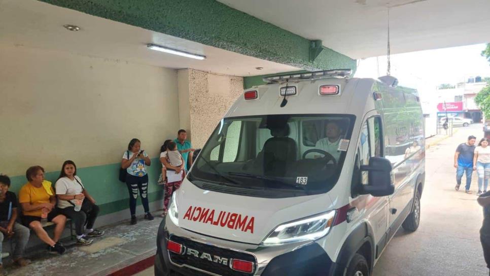 Tras chocar contra una camioneta, motociclista termina lesionado en Culiacán