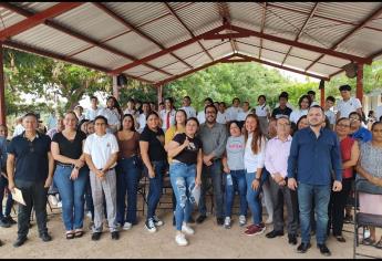 Juan de Dios Gámez entrega aires acondicionados en telesecundaria de Bachigualatito