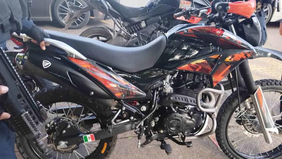 Policía de la Estatal recupera una motocicleta con reporte de robo en Culiacán