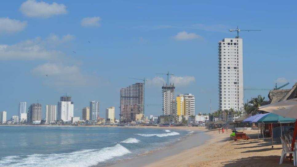 ¿Hasta qué horario está permitido estar en las playas de Mazatlán en fin de semana?