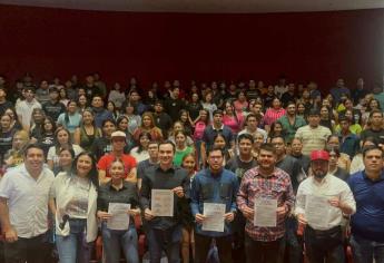 Jóvenes universitarios defienden la Reforma Judicial en Los Mochis