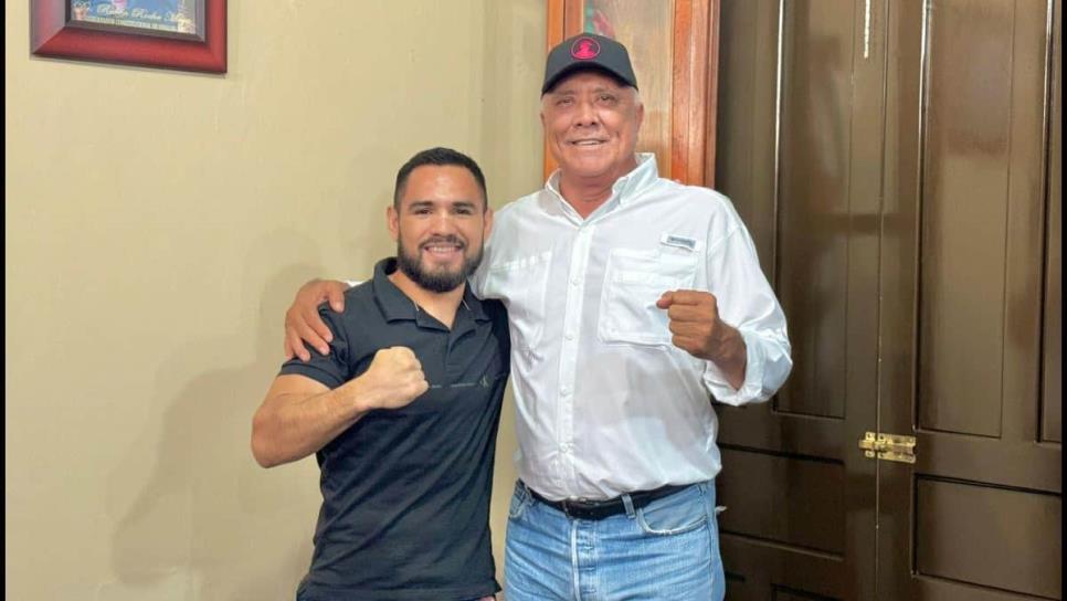 Gildardo Leyva recibe al boxeador Sugar Núñez en El Fuerte y le pide regresar con título mundial