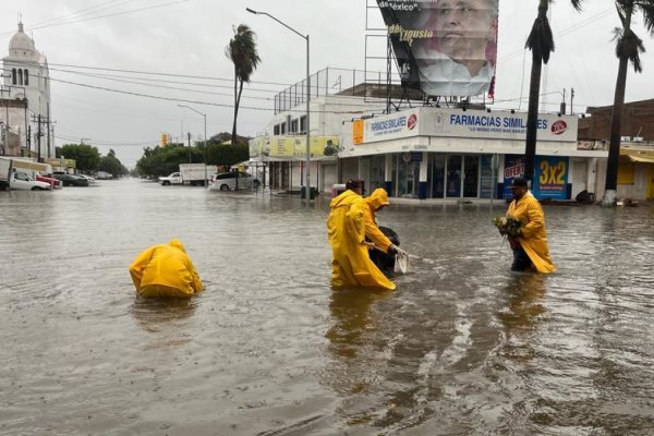 Estas colonias de Los Mochis quedan intransitables tras las lluvias