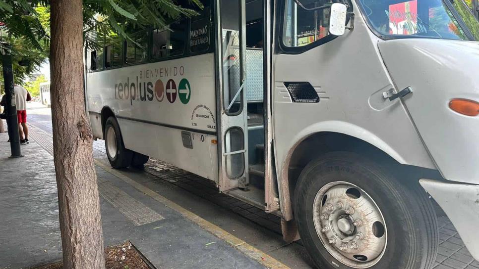 Transportistas rechazan aumento de .50 centavos al transporte público 