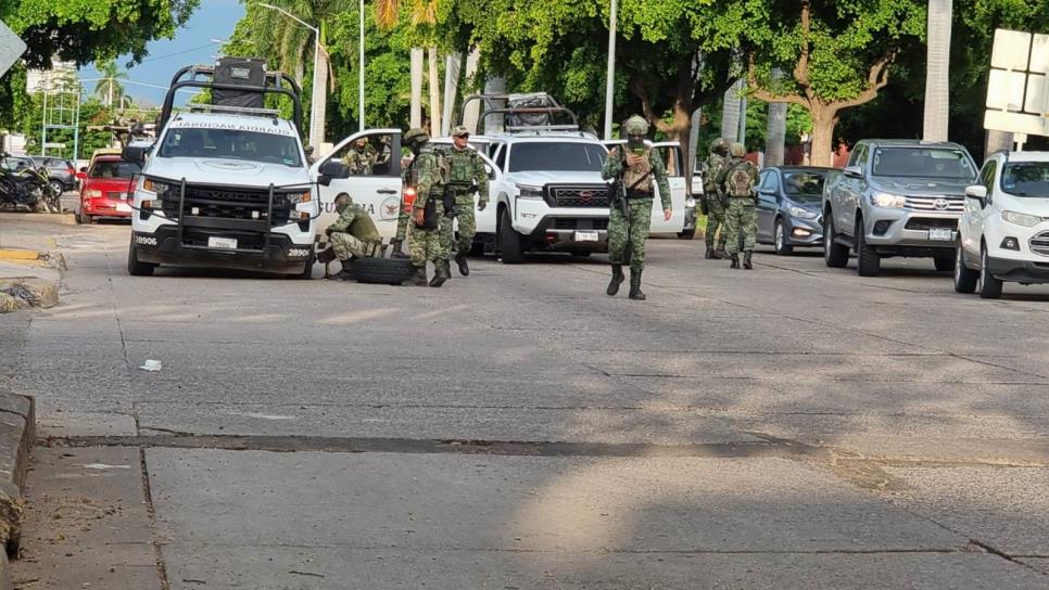 Fuerzas especiales se enfrentan a civiles en pleno centro de Culiacán