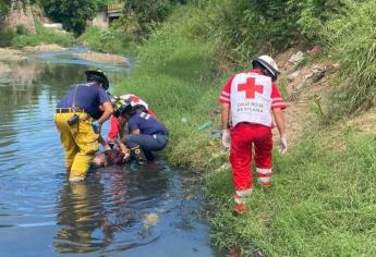 Cae a un arroyo en Mazatlán y se quiebra extremidades; pasó una hora tirado gritando