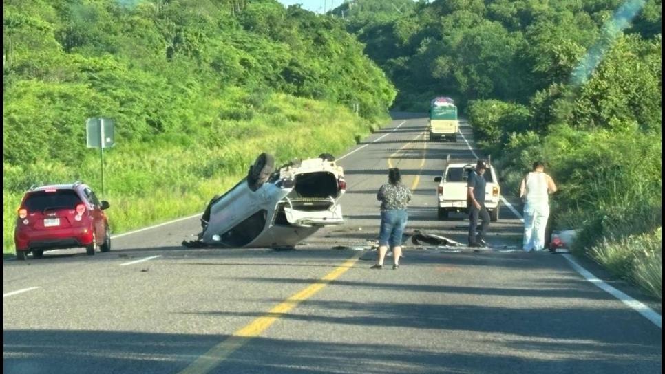 Volcadura deja un lesionado y daños materiales por miles de pesos al norte de Culiacán