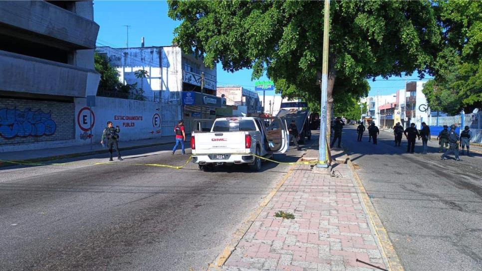 Aseguran por lo menos cuatro camionetas tras enfrentamientos en Culiacán