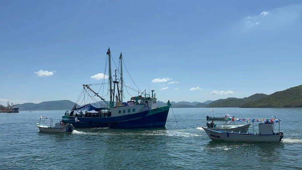 Entregan motores y embarcaciones a pescadores de Sinaloa