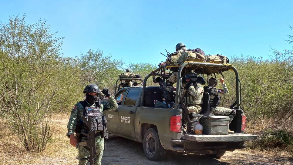 Ejército asegura 3 vehículos en un domicilio de Eldorado, uno de ellos blindado