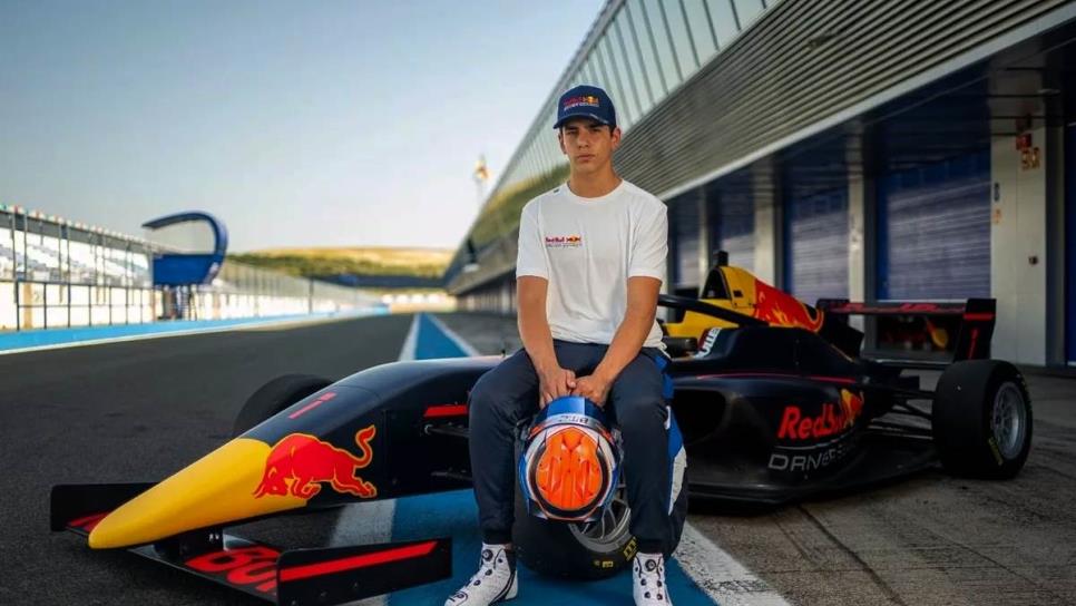 ¿Nuevo "Checo" Pérez? Red Bull firma a joven piloto mexicano