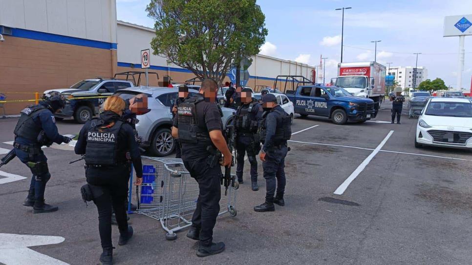 Acribillan a un hombre en el estacionamiento de supermercado en el sector Montebello, Culiacán