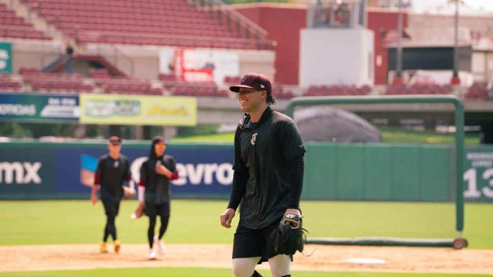 Sherman Castañeda se dice maduro y con experiencia para encarar la temporada 24-25 con Tomateros 