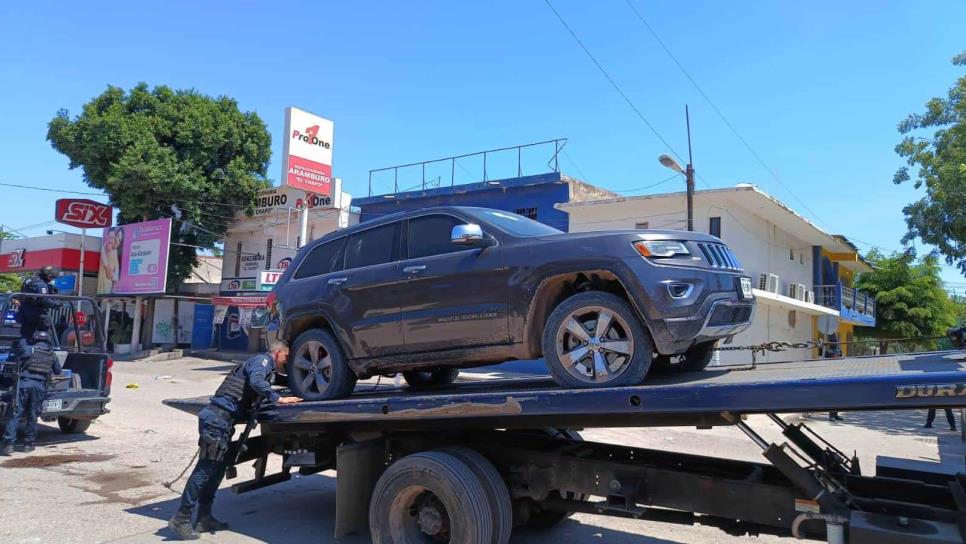 Aseguran 21 vehículos, armas y equipo táctico en Costa Rica, Culiacán