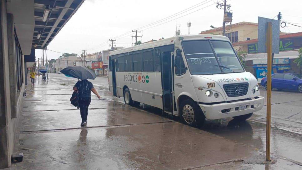 Transporte urbano trabaja con normalidad en Los Mochis pese a tormenta Ileana