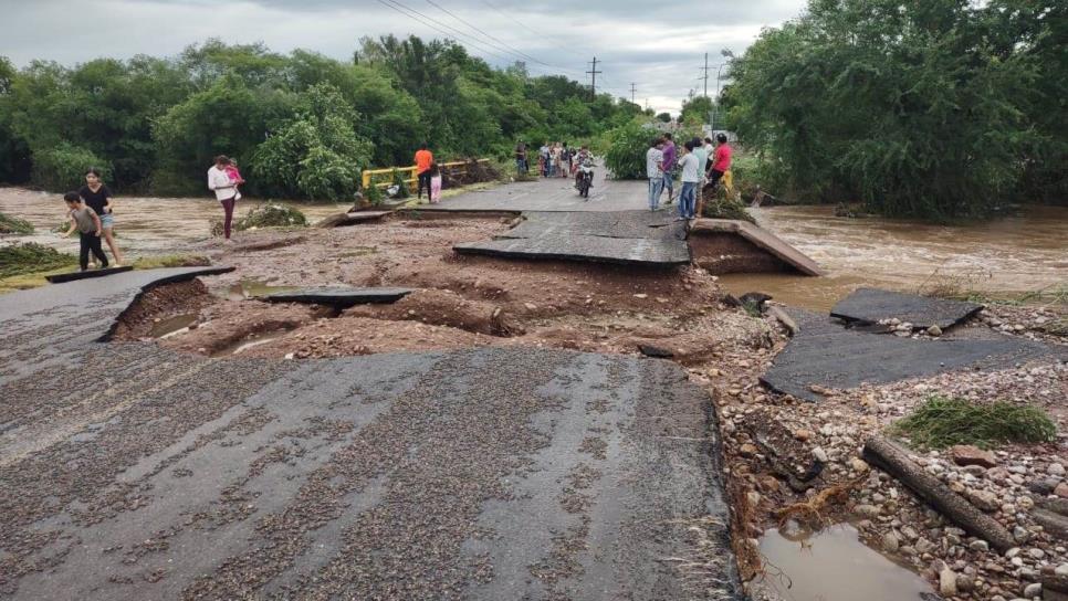 Ileana deja tren descarrilado y comunidades inundadas en Sinaloa municipio