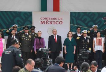 AMLO encabeza su último desfile militar como presidente de México