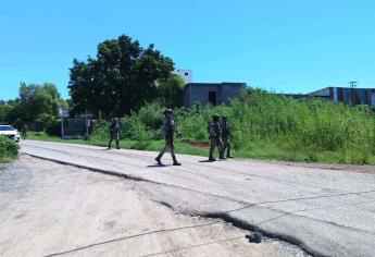 Militares realizan operativo en la colonia Ignacio Allende en Culiacán