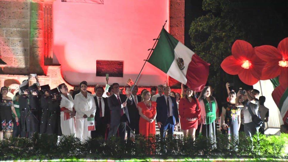 Se vive una gran noche del Grito de Independencia en Guasave 