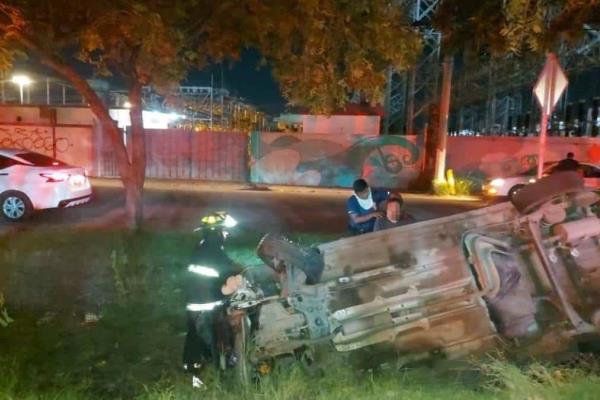Noche accidentada en Mazatlán: se registran 3 volcaduras y el incendio de un vehículo