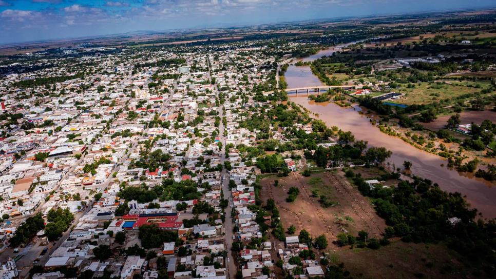 Inundación en Guasave: Pasa el peligro, baja un metro el caudal del río