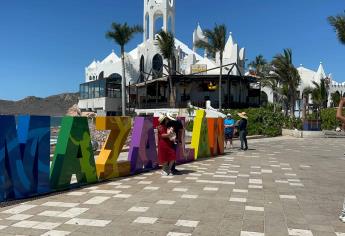 ¿Quién compuso el corrido de Mazatlán y de qué trata?