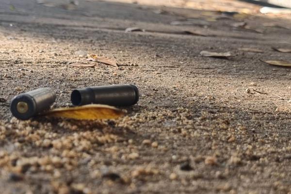 Autoridades localizan a un joven ejecutado sobre la Costerita, al sur de Culiacán 