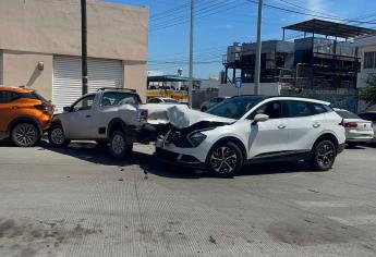 Conductor borracho provoca carambola de vehículos frente a Jumapam en Mazatlán