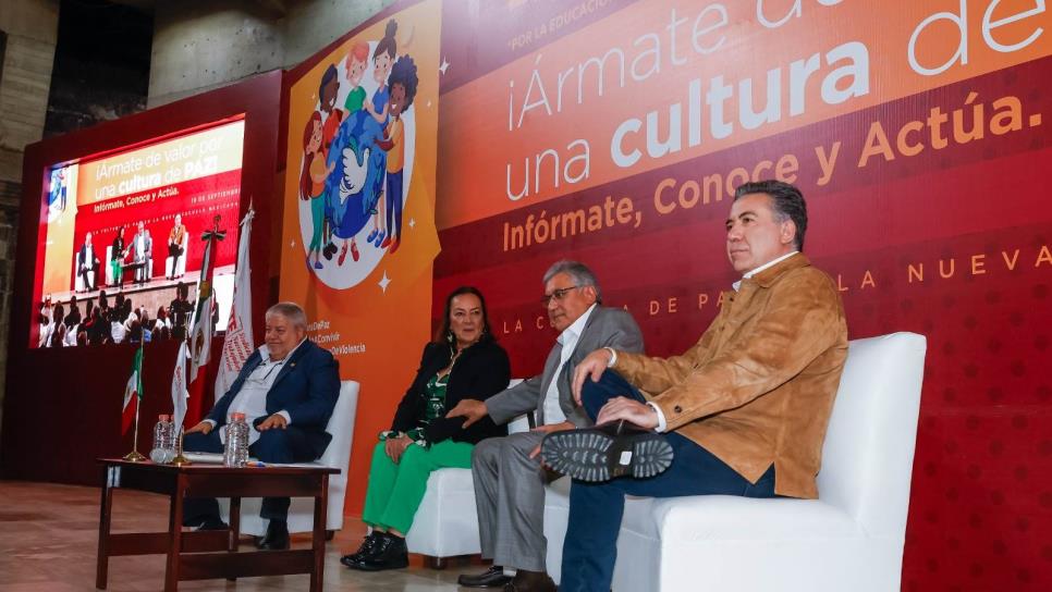 Enrique Inzunza asiste a lanzamiento de campaña del SNTE nacional "Ármate de valor por una cultura de paz"