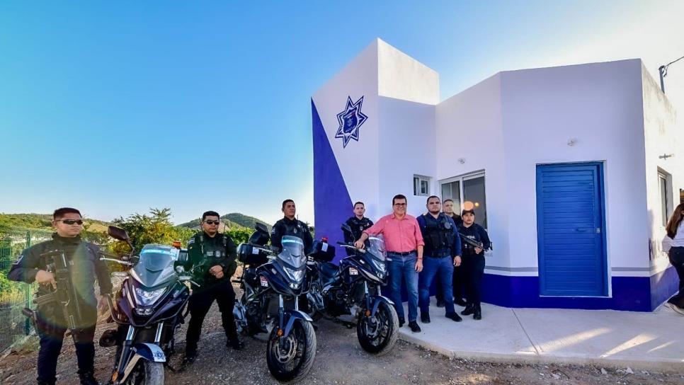 Alcalde de Mazatlán entrega caseta de policía en fraccionamiento CVIVE