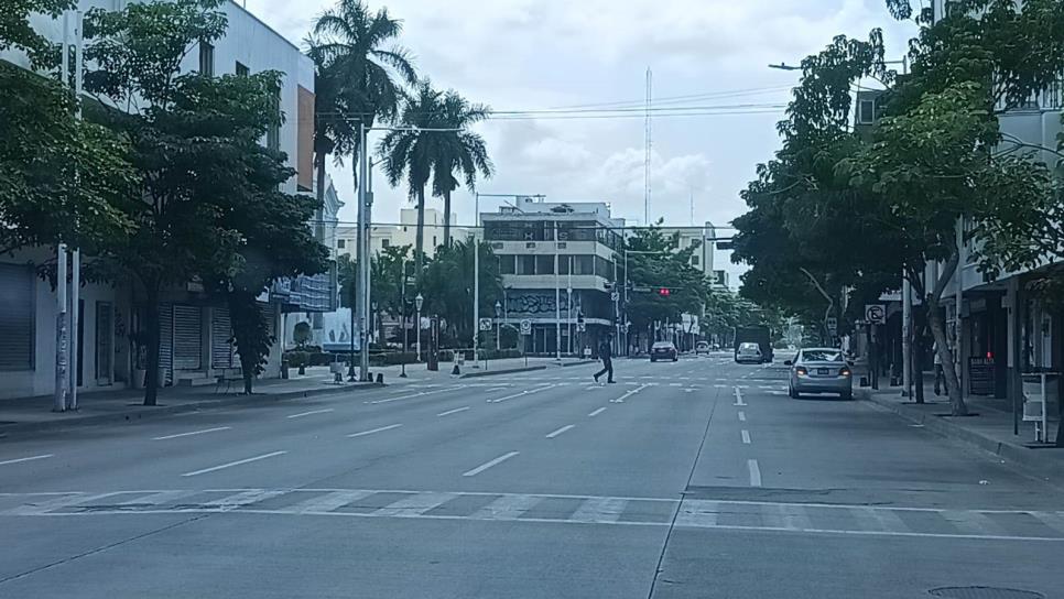 Con calles vacías y comercios cerrados, así amaneció Culiacán tras las balaceras del sábado