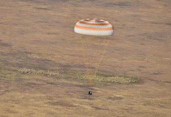 Astronautas rusos regresan a tierra tras romper récord de permanencia en el espacio