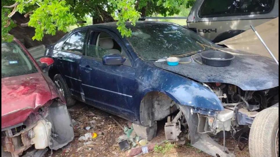 ¿Colonia o yonke? Habitantes de la Texas en Ahome se dicen hasta el cuello de chatarra abandonada en la zona