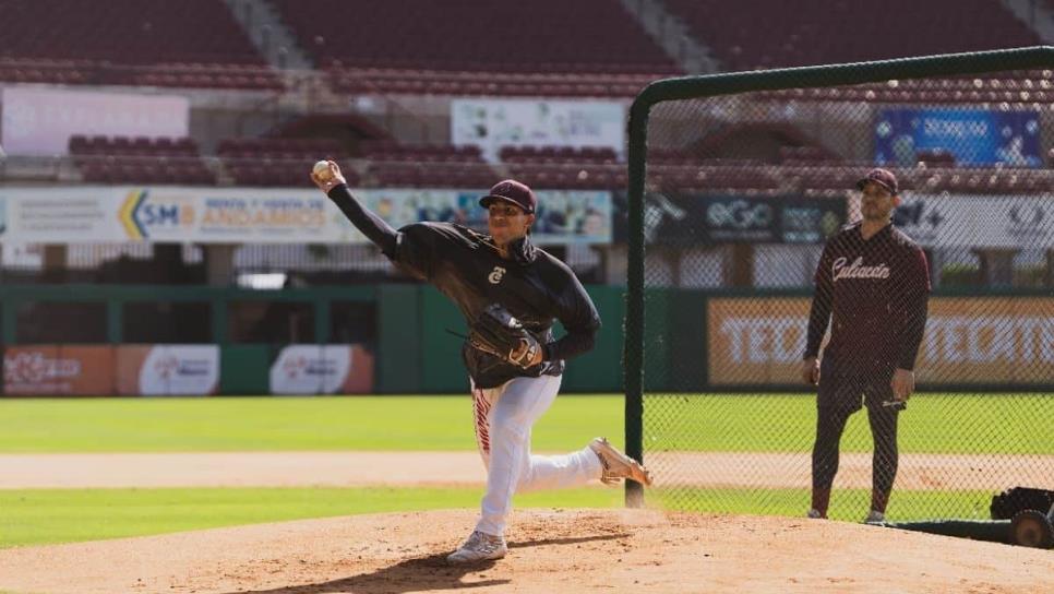 Víctor Sherman Castañeda se incorpora a Tomateros de Culiacán de cara a la nueva temporada